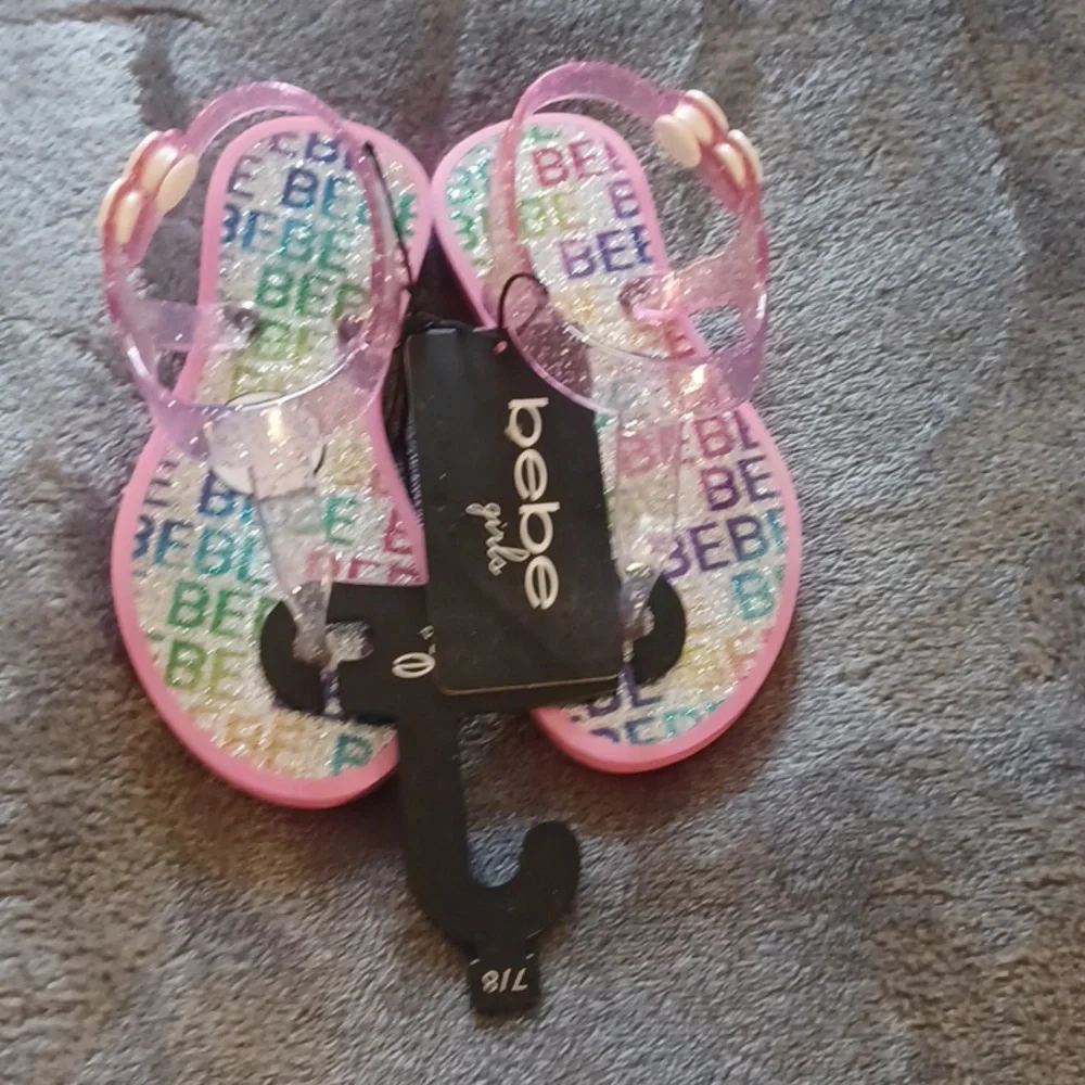 NWT BEBE GIRLS SANDELS SIZE 7/8